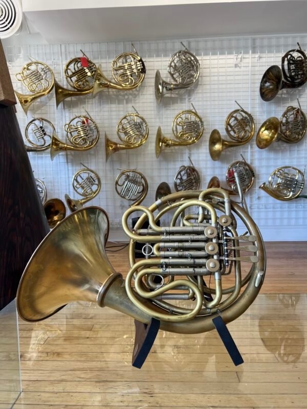 Holton H281